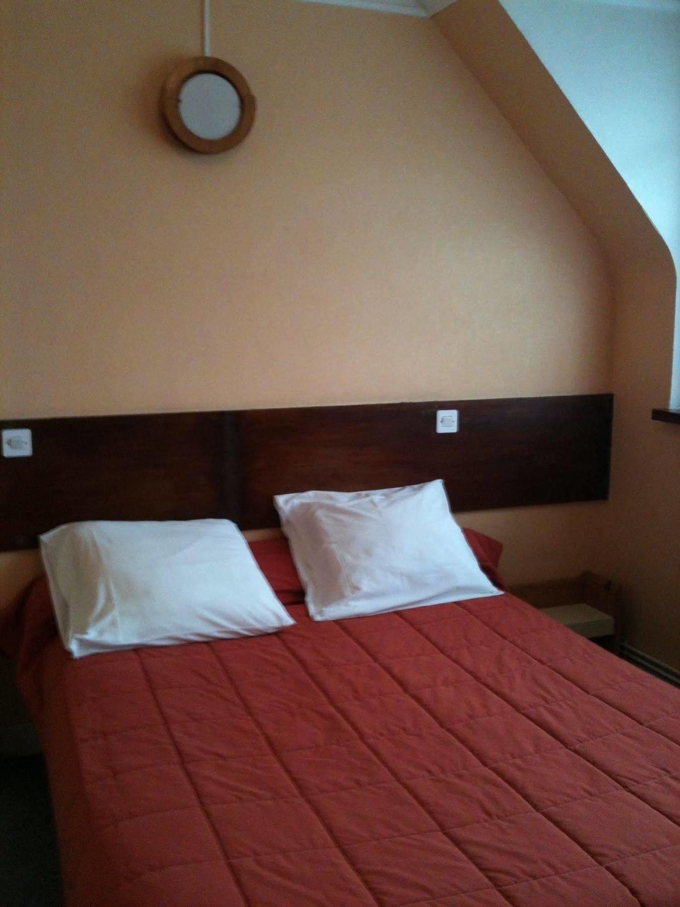 Hotel & Restaurant Hanoi Station Сен Мало Екстериор снимка