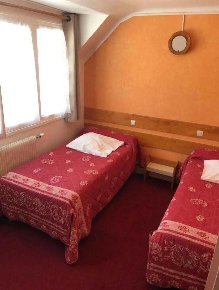 Hotel & Restaurant Hanoi Station Сен Мало Екстериор снимка