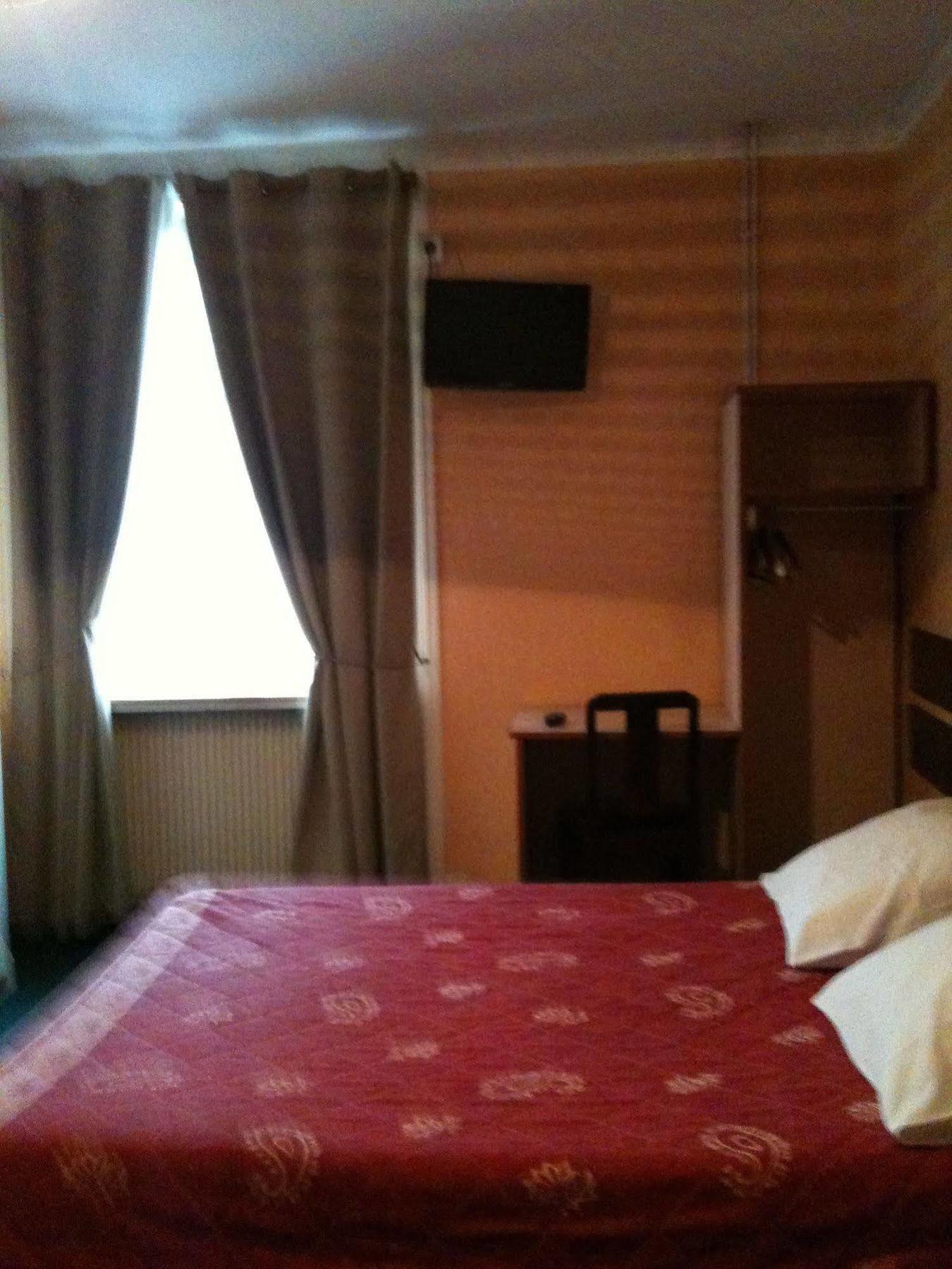 Hotel & Restaurant Hanoi Station Сен Мало Екстериор снимка