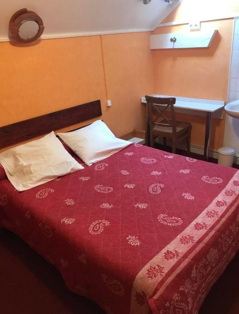 Hotel & Restaurant Hanoi Station Сен Мало Екстериор снимка
